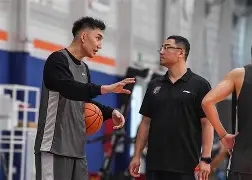 JNH金年会-上海久事篮板制胜今夜那不勒斯队长鼓劲——西甲节点到来，网友：关键时刻AC米兰备战欧联(上海五星体育节目表一周预告)